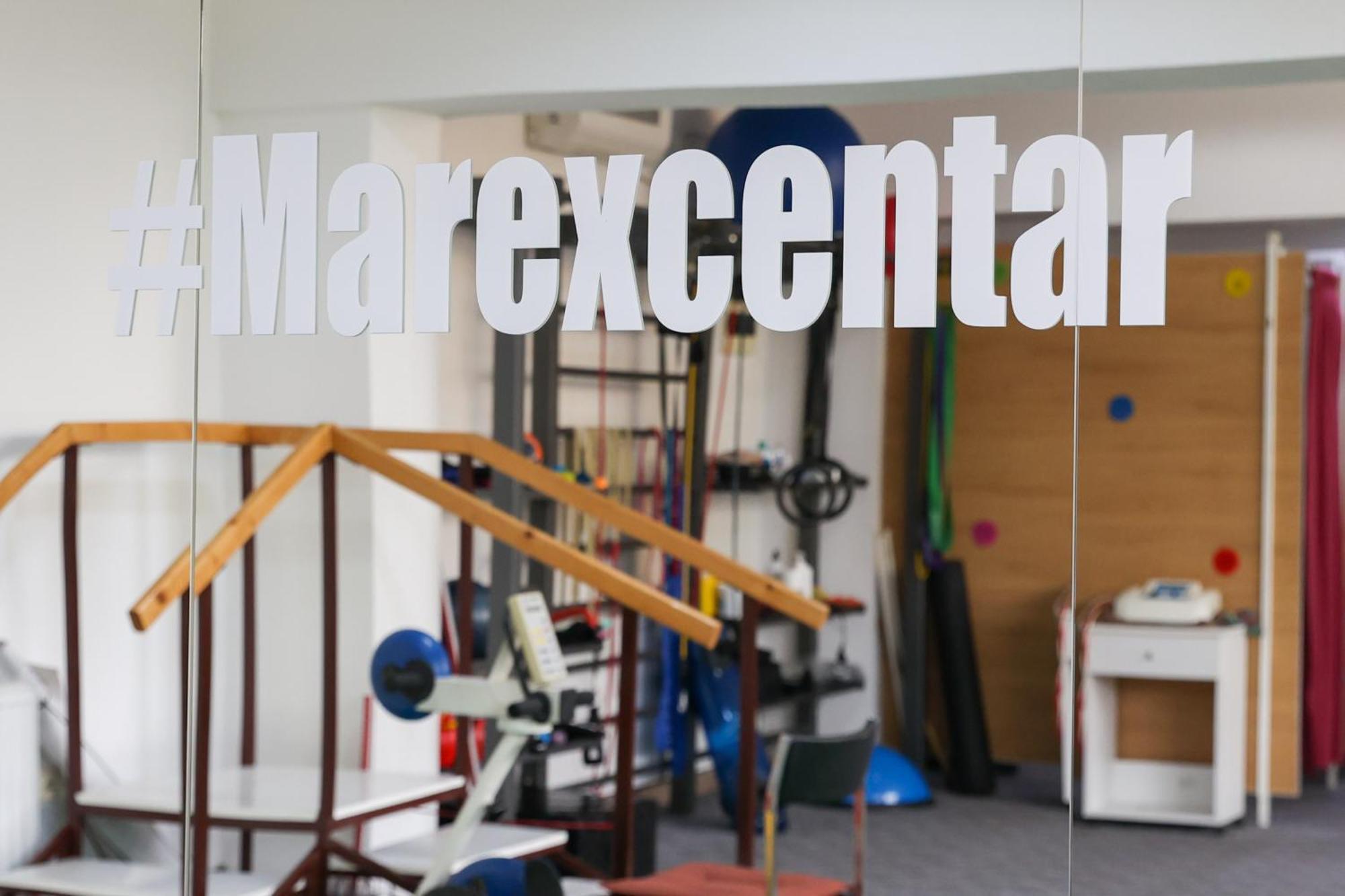 ホテル Marex Centar Jabuka エクステリア 写真