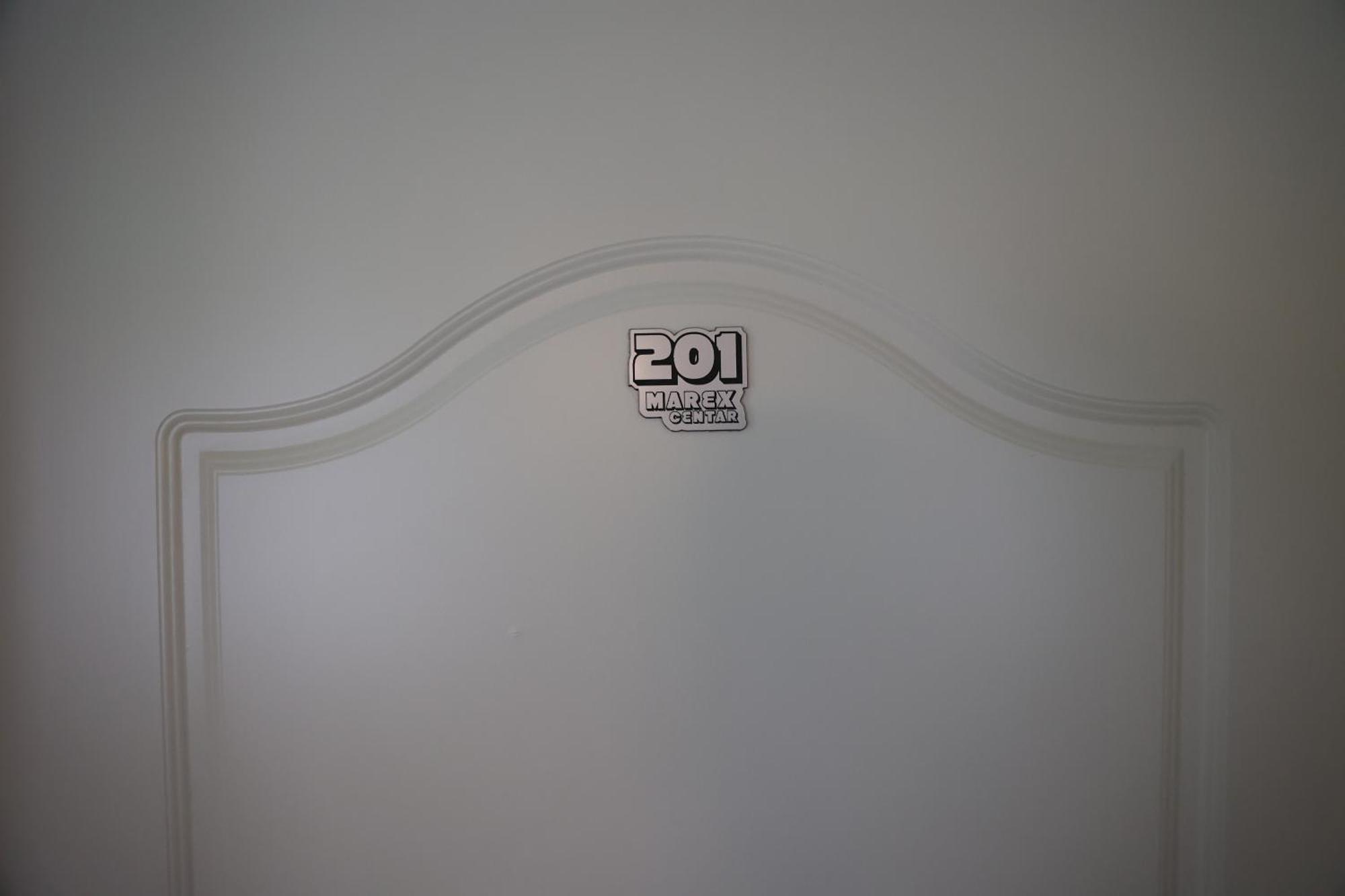 ホテル Marex Centar Jabuka エクステリア 写真